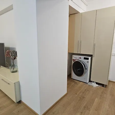 Sandyserene Apt
